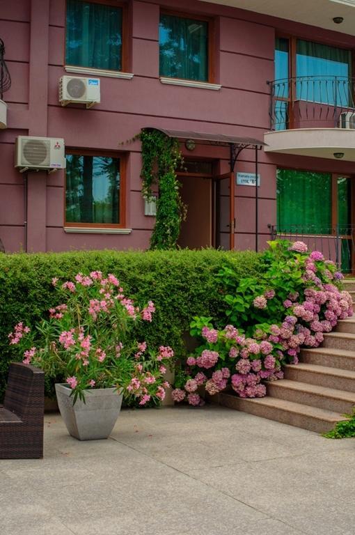 Purple Star Apartments Святые Константин и Елена Экстерьер фото